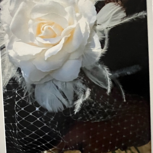 Gorgeous wedding dress with headpiece wore once/ open to offers!!! - Picture 14 of 16